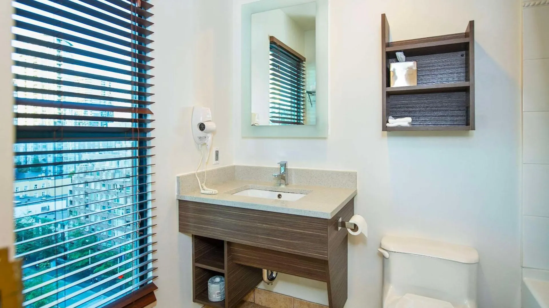 ***  Grand Park Hotel & Suites Downtown Vancouver, Ascend Hotel Collection Canada