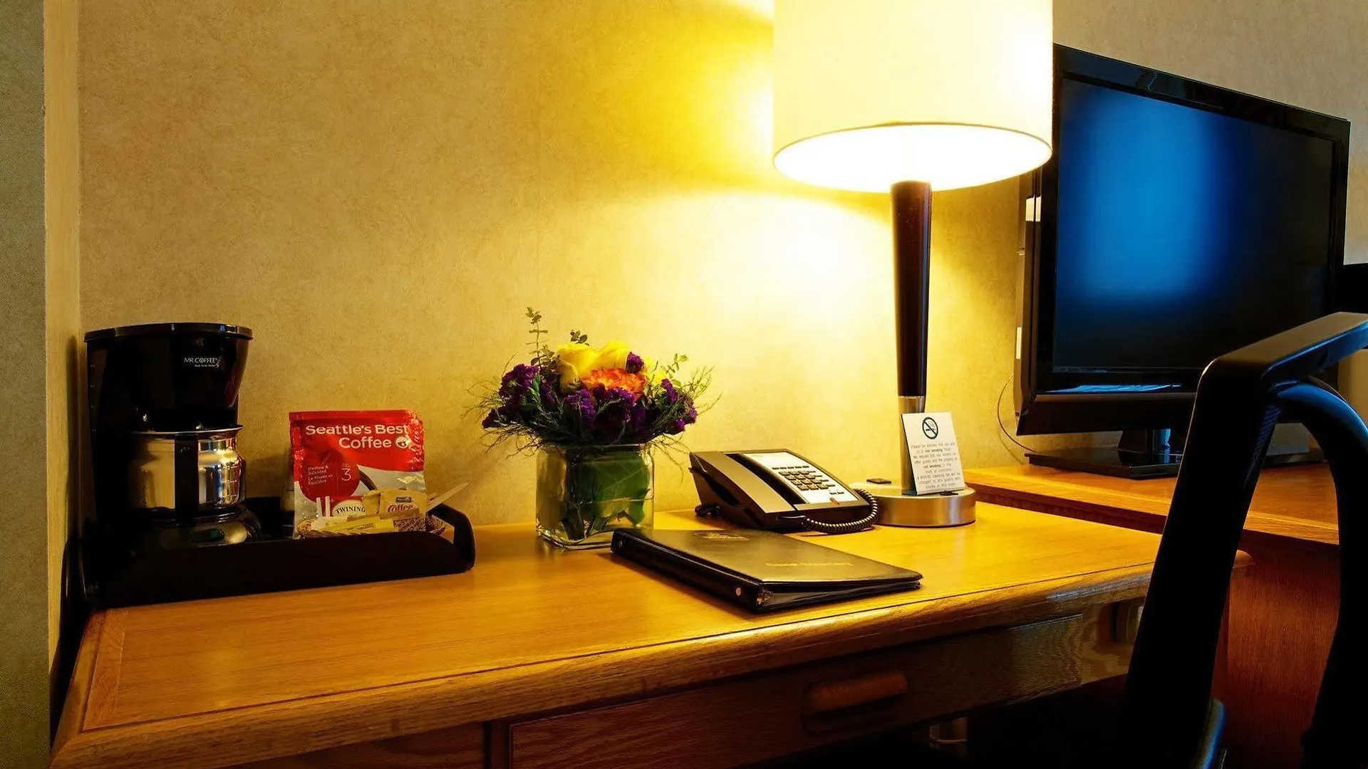 Grand Park Hotel & Suites Downtown Vancouver, Ascend Hotel Collection Canada